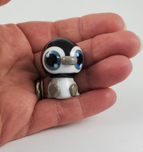 Load image into Gallery viewer, Smidgen Baby Penguin Hand Sculpted Glass Figure